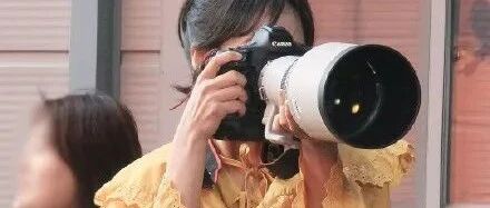 那些24小时偷拍私生活的人。