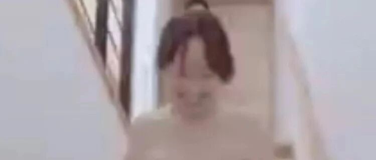 千万别留女孩子一个人在家！哈哈哈哈哈哈哈哈哈哈哈哈哈哈哈