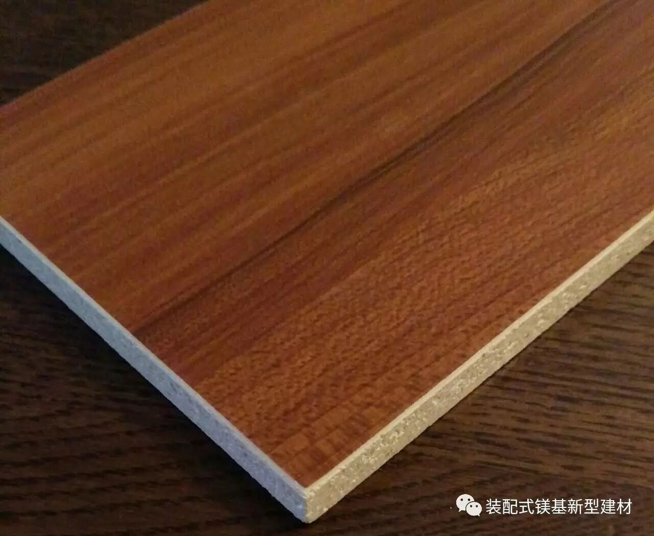 在镁基板上可以做任意图文的烤漆花纹,木纹,石纹,复古风,以及你能想到