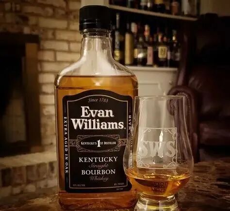 Evan Williams Straight Bourbon Review | Secret Whiskey Society