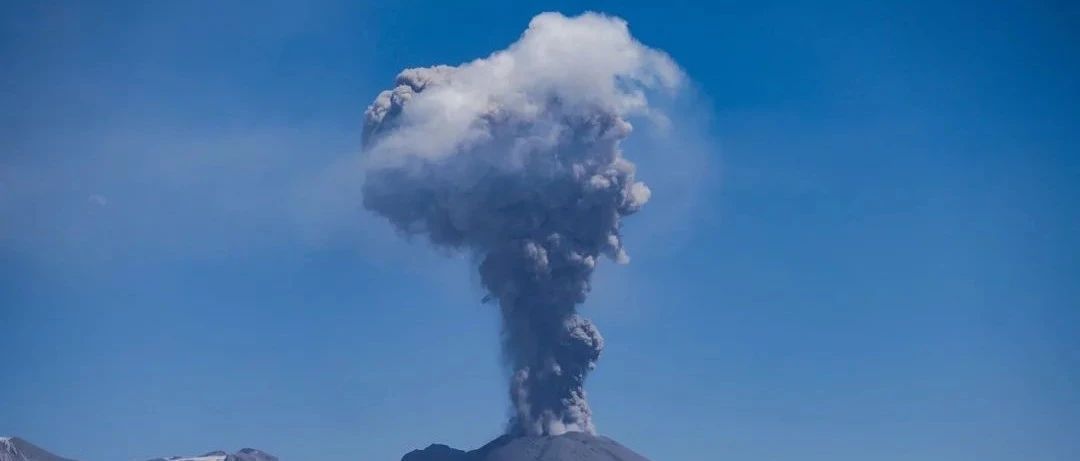 为什么火山爆发会导致飞机停飞？