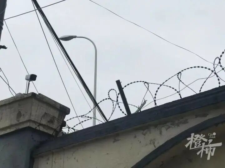 附近哪里有全封閉學校_封閉學校附近做什么生意賺錢呢_封閉式學校附近的生意好做嗎