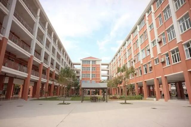 “一人收200元班费，全班近一万元要用到什么时候”？家长质疑！官方回应(图2)