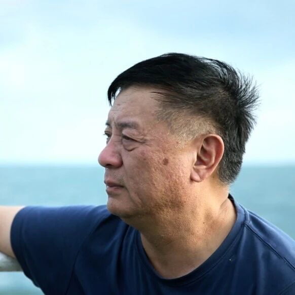 导演方励向北京警方报案,曾澄清“不认识于朦胧”