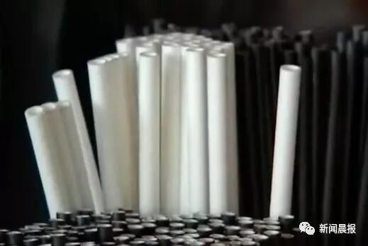 星巴克将全面停用塑料吸管！网友：用葱喝吗？