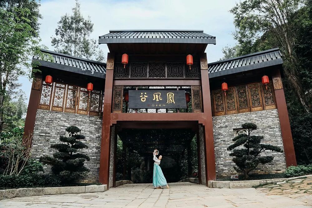 香雪市区上车当天来回410411两期深圳小苏杭甘坑小镇10000多平