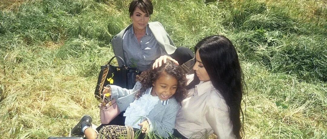 无论时尚圈的风怎么刮，Fendi这个包包都永不过时。