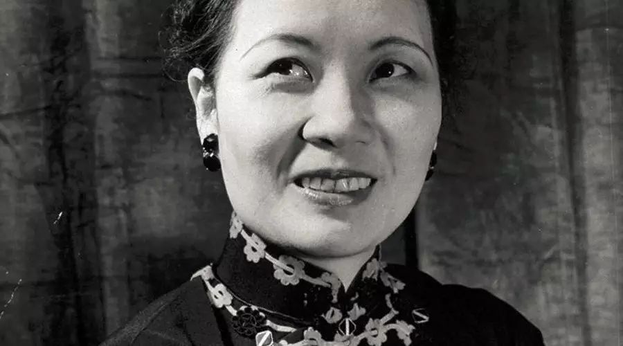 美国前国务卿基辛格曾这样说宋美龄"一位乱世美人,以女性非凡的情感