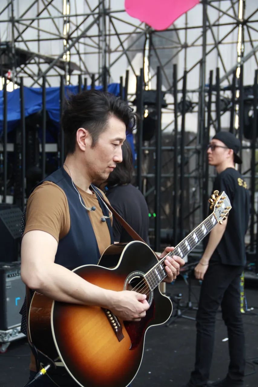 歌手;一部分人印象里的满江,是4年前他在《中国好歌曲》节目中复出时
