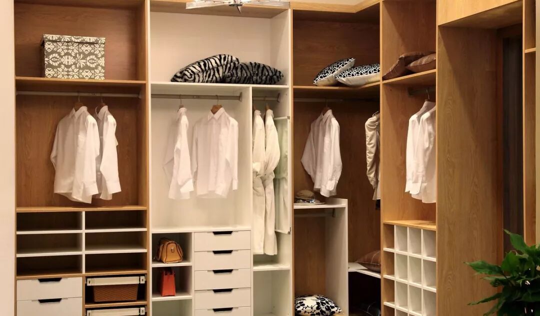 居家风水之衣柜摆不错，财源滚滚来！