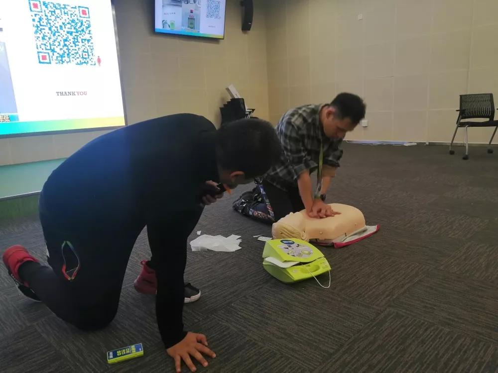 "AED+CPR(心肺复苏)"急救培训走进爱奇艺(图2)