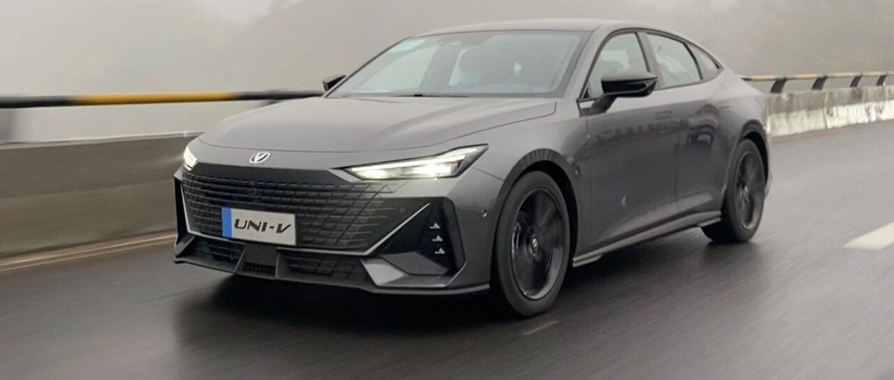 十多万圆你“A7”梦？试驾长安UNI-V