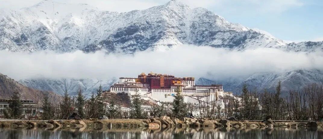 要问我什么时候去西藏，我想大约在冬季！因为门票免费，酒店还便宜......