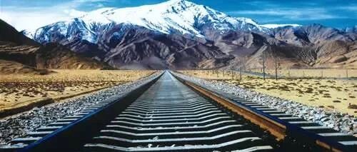 川藏铁路贯通后，将串连30大美景，成都至拉萨缩至13个小时