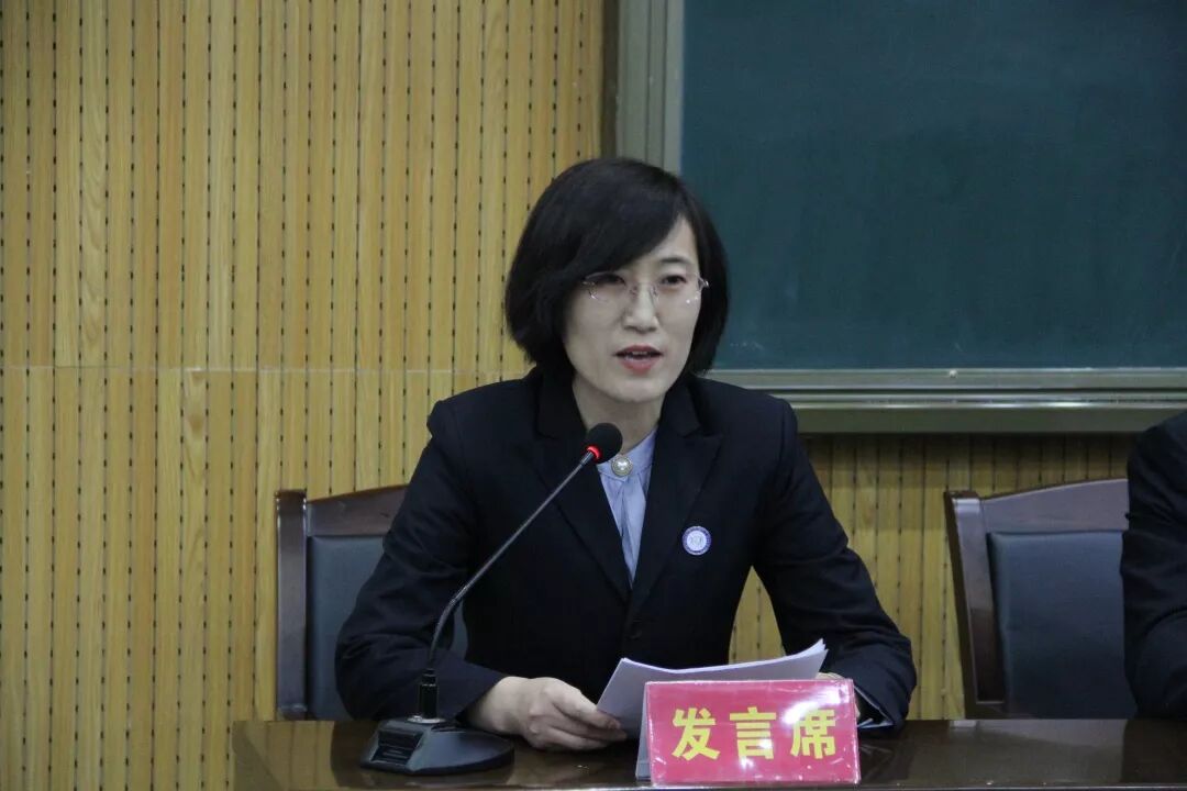 信任》赵文芳《细微之处见真情》优秀班主任代表发言2020年1月7日下午