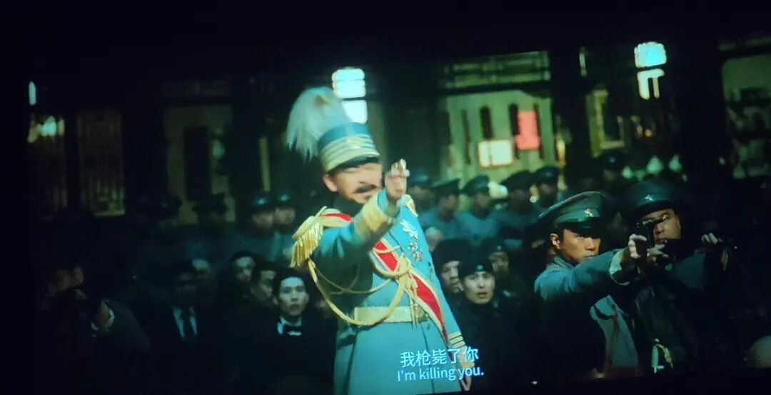 《戏台》：向现实低头不可耻