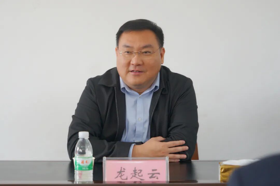 节后开工首日龙起云看望慰问基层一线干部