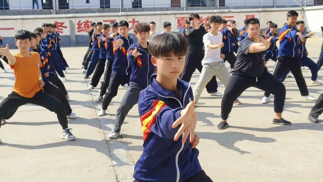 健康校园登封市中岳少林文武学校开展卫生健康科普知识讲座