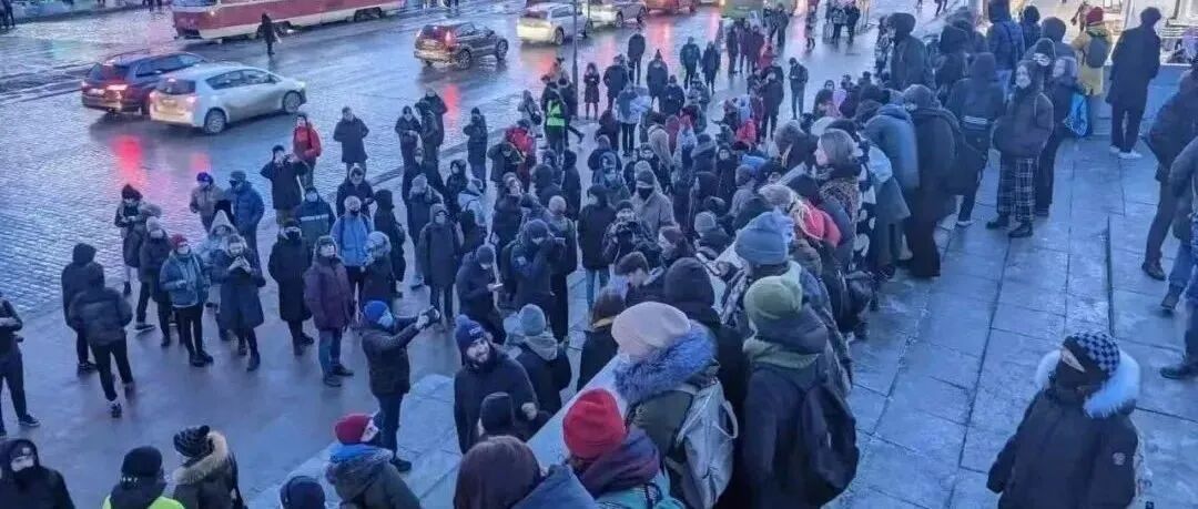 俄乌开战137人阵亡，画面惨不忍睹：永远别为战争叫好！