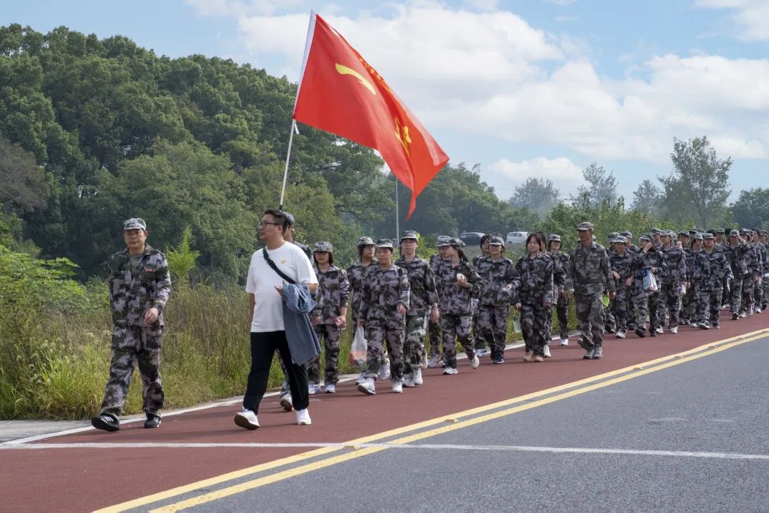 西南大学招生分数线是多少_西南大学介绍和录取线_2023年西南大学招生办电话录取分数线