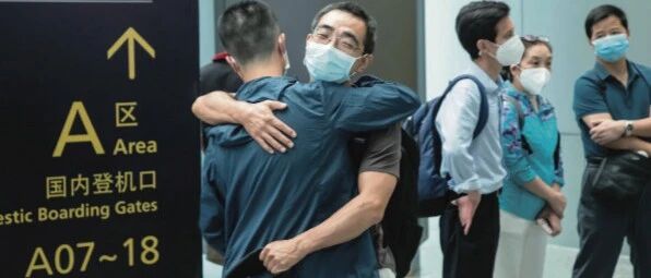 英国连续6天过万，1000位留学生：来英读书才值，但防疫政策让人担心...