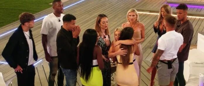 5男5女岛上共处42天，为了存活，他们只能不停换伴侣...