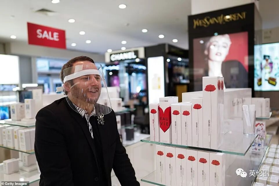 英媒：北京进入一级工作状态！歪果网友：你看看中国...今天英国大规模解封长这样（组图） - 57