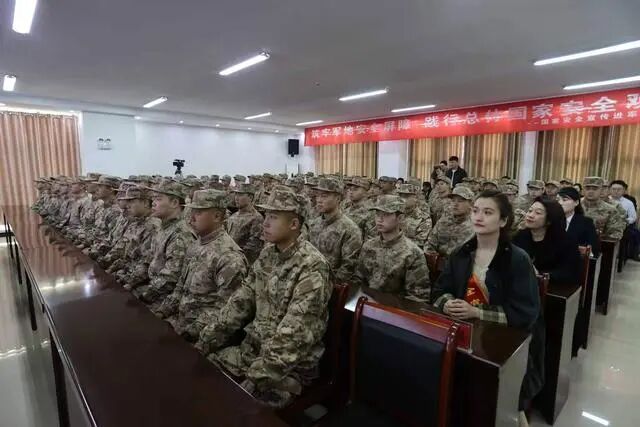 济宁微山：国家安全宣传进军营 新兵欢送启征程