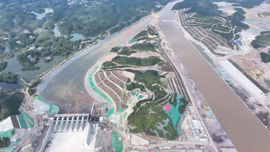 平陸運河青年樞紐洩洪閘順利通水