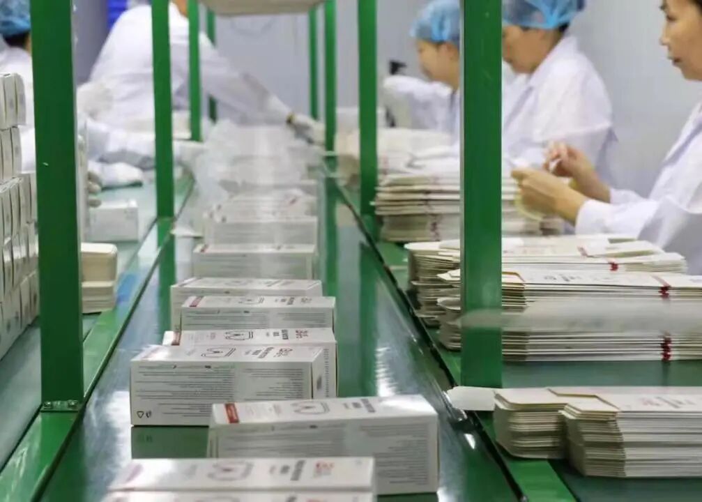 医用隔离眼罩怎么用国内亮相奥运村、驰援香港，国外驰援汤加、所罗门！花都制造彰显实力！_https://www.jmylbn.com_新闻资讯_第12张