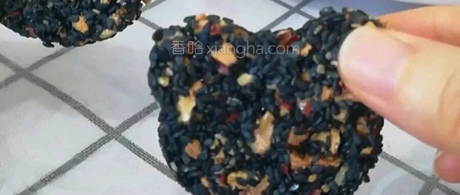 黑芝麻脆饼，低糖低脂又养生的一款小零食，关键做法还特简单