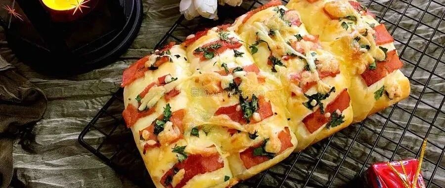 奶酪培根面包这样做，烘烤的培根不回缩，松松软软真好吃