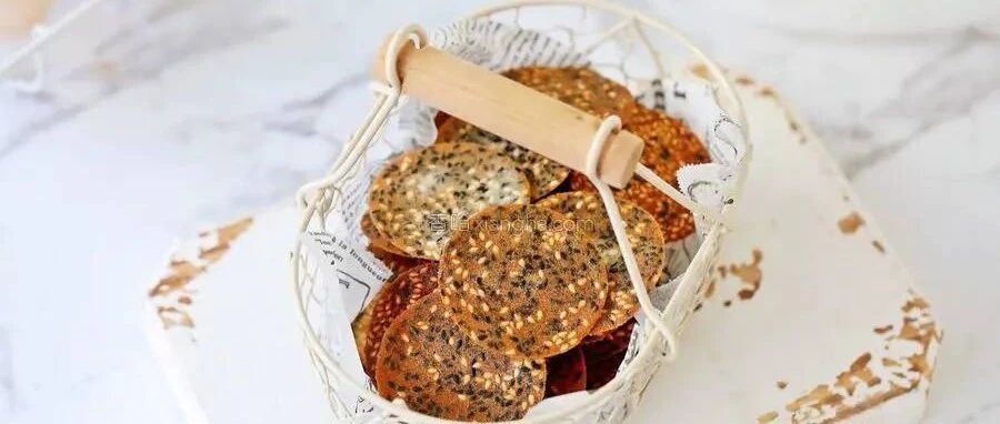 ​低糖薄脆香酥，越嚼越停不下来，抗饿还解馋！低温烘烤不上火！