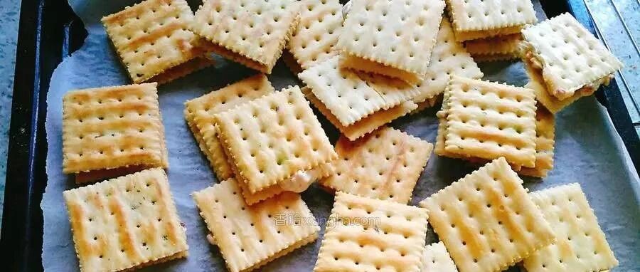 自制零食牛轧饼干，仅仅只是多了一层糖心，饼干美味瞬间升级！