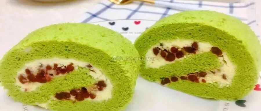 封印秋日的抹茶蜜豆蛋糕卷，配方很简单，口感超惊艳