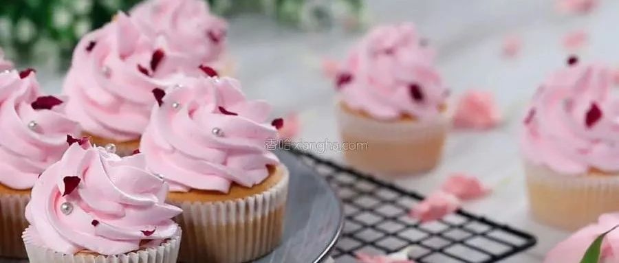 浪费28个鸡蛋，终于做出完美杯子蛋糕，不塌陷不开裂太好吃了