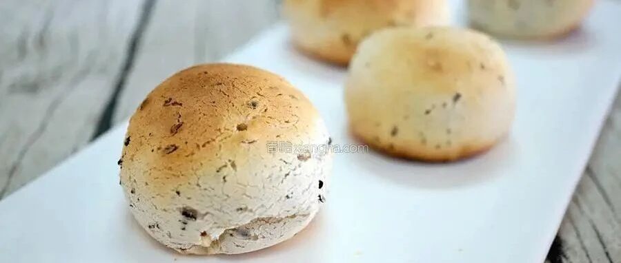 靠谱的麻薯包配方来了，揉一揉烤一烤，个个空心圆溜溜