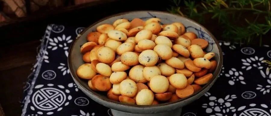 学会这招再也不用买小饼干啦！香脆可口，老人小孩都爱吃