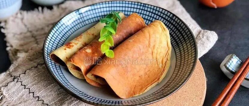 简单又快手的香蕉松饼，不加一滴油，松软香甜，几分钟就能搞定！