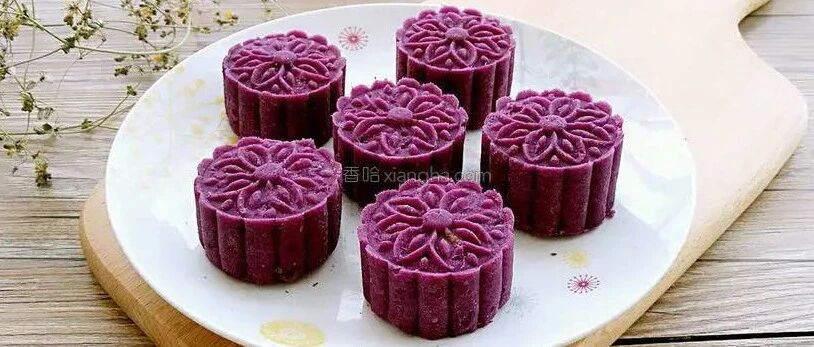 秋天雨水多，常给家人做紫薯红豆糕，香糯可口去湿气身体棒