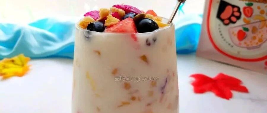 爱吃还怕胖的姐妹福音来了，夏季试试这款甜品，简单好做还不长肉