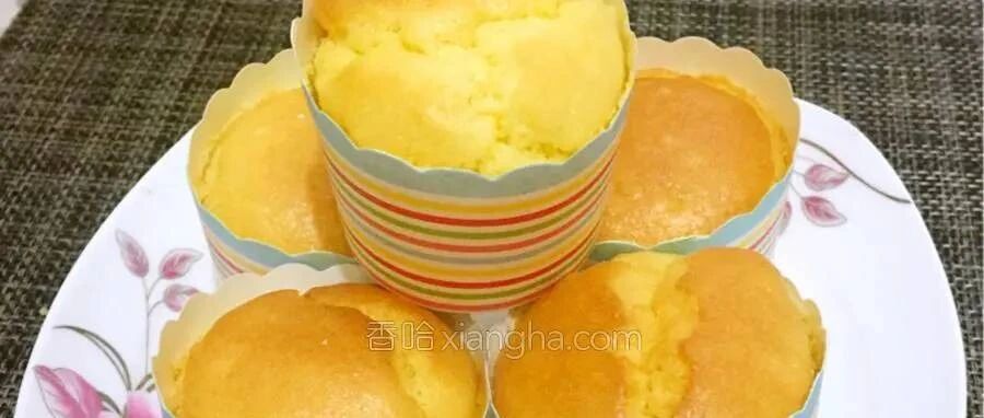 3个鸡蛋1碗面粉，教你做纸杯小蛋糕，低糖低油香甜松软