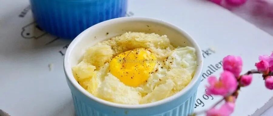 吐司别只会做三明治，配上牛奶和2个鸡蛋，这样做着吃更香