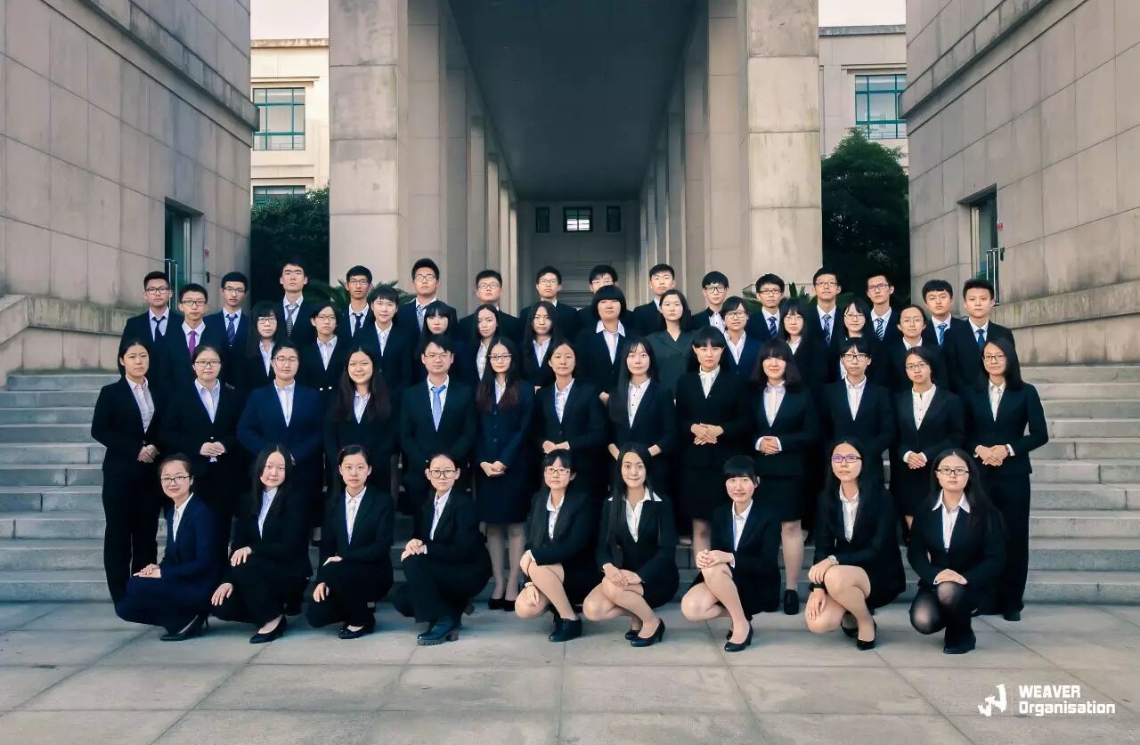 先放一张正装大合照以示诚(专