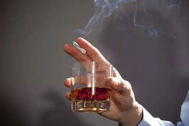 特殊时期,吸根烟喝点酒又如何 [视点-烟悦网]
