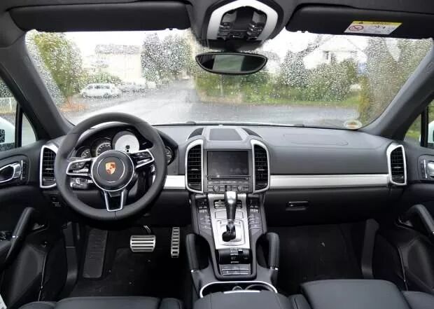 保时捷卡宴这细节让你知道它就是插电混合动力