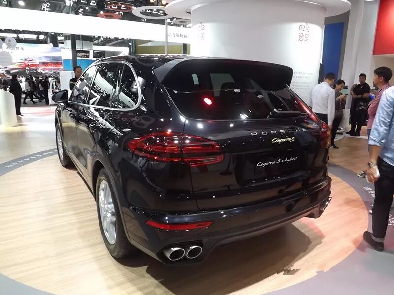 保时捷卡宴这细节让你知道它就是插电混合动力