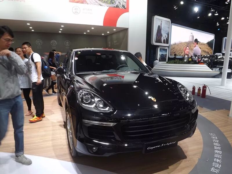 保时捷卡宴这细节让你知道它就是插电混合动力