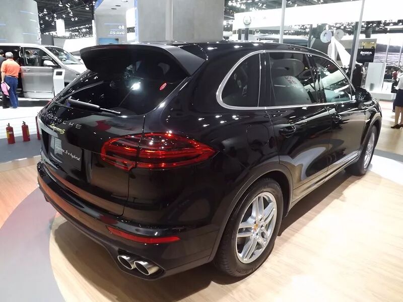 保时捷卡宴这细节让你知道它就是插电混合动力