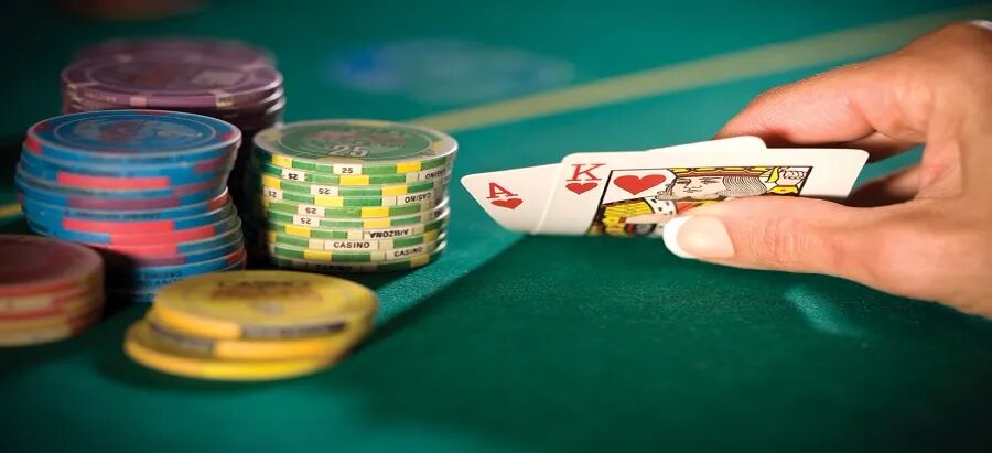 AK诈唬被反加注，怎样才是+EV的打法